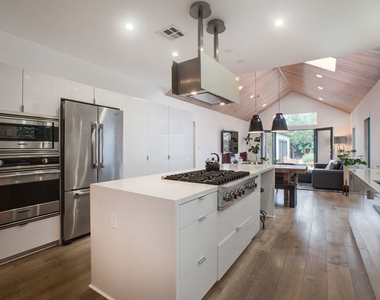 663 San Juan Avenue - Photo Thumbnail 5