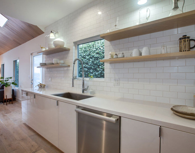 663 San Juan Avenue - Photo Thumbnail 6