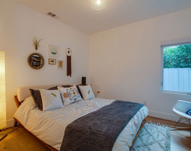 663 San Juan Avenue - Photo Thumbnail 20