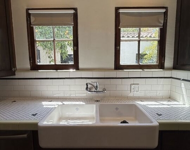 750 N Martel Avenue - Photo Thumbnail 21