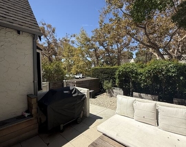 750 N Martel Avenue - Photo Thumbnail 25