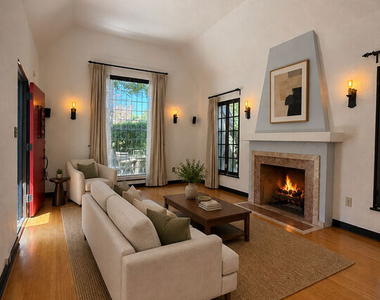 750 N Martel Avenue - Photo Thumbnail 3