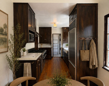 750 N Martel Avenue - Photo Thumbnail 8