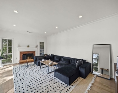 6295 Ivarene Avenue - Photo Thumbnail 9