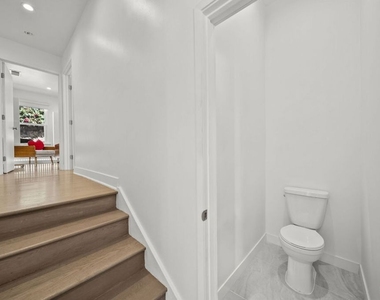 6295 Ivarene Avenue - Photo Thumbnail 13