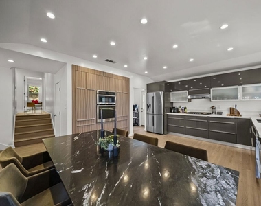 6295 Ivarene Avenue - Photo Thumbnail 7