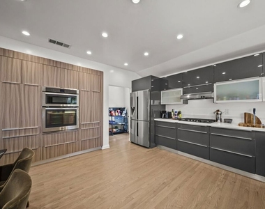 6295 Ivarene Avenue - Photo Thumbnail 6