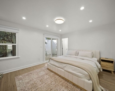 6295 Ivarene Avenue - Photo Thumbnail 17