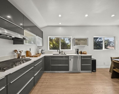 6295 Ivarene Avenue - Photo Thumbnail 3