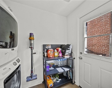 6295 Ivarene Avenue - Photo Thumbnail 12