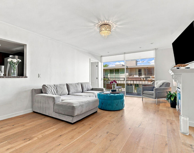 7270 Hillside Ave - Photo Thumbnail 2