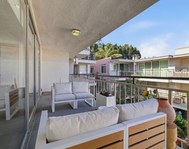 7270 Hillside Ave - Photo Thumbnail 11