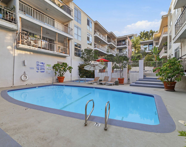 7270 Hillside Ave - Photo Thumbnail 23