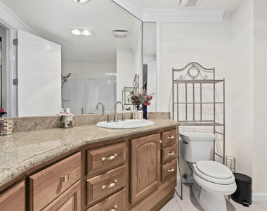 4230 Stansbury Avenue - Photo Thumbnail 21