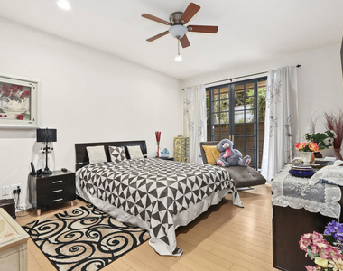 4230 Stansbury Avenue - Photo Thumbnail 7