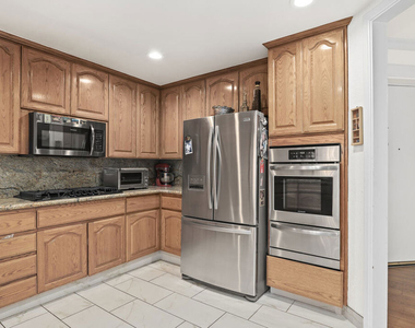 4230 Stansbury Avenue - Photo Thumbnail 6