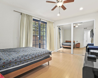 4230 Stansbury Avenue - Photo Thumbnail 19