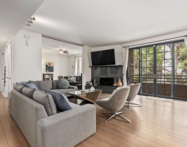 4230 Stansbury Avenue - Photo Thumbnail 3