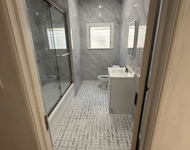 855 S Shenandoah Street - Photo Thumbnail 9