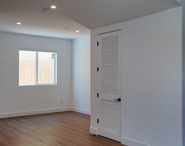 5223 W 20th Street - Photo Thumbnail 5