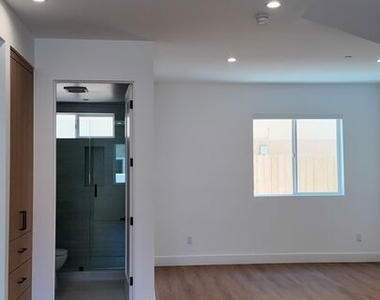 5223 W 20th Street - Photo Thumbnail 7