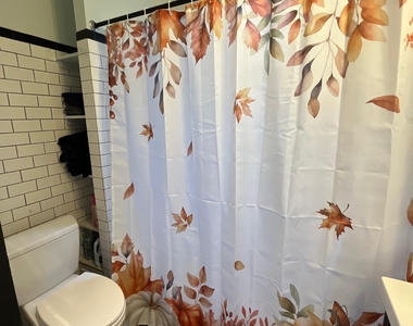 509 East 87th Street - Photo Thumbnail 3
