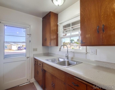 2862 Mimika Pl - Photo Thumbnail 6
