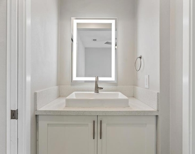 1103 Plumeria Way - Photo Thumbnail 16