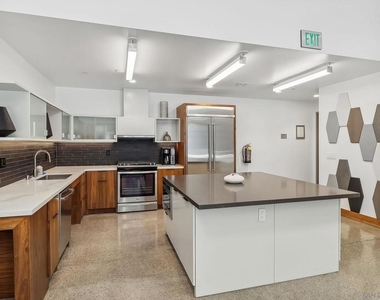 321 10th Ave - Photo Thumbnail 27