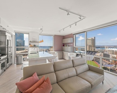321 10th Ave - Photo Thumbnail 2