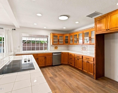 2753 Highgate Place - Photo Thumbnail 4