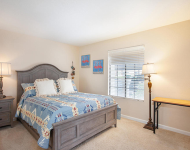 500 S Farrell Drive - Photo Thumbnail 14