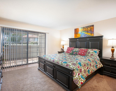 500 S Farrell Drive - Photo Thumbnail 7