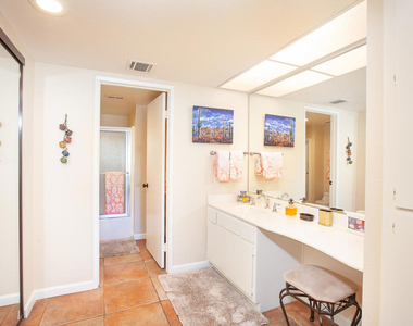 500 S Farrell Drive - Photo Thumbnail 12
