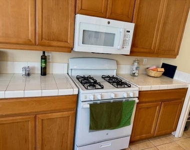 47497 Lagoon Court - Photo Thumbnail 9