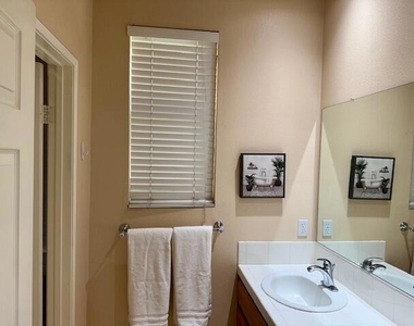 47497 Lagoon Court - Photo Thumbnail 20