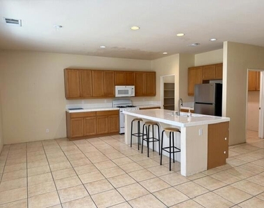 47497 Lagoon Court - Photo Thumbnail 7