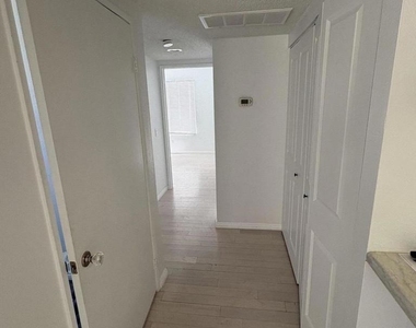 2339 Lillyvale Avenue - Photo Thumbnail 8