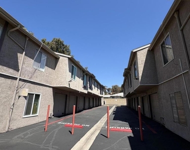 2339 Lillyvale Avenue - Photo Thumbnail 19