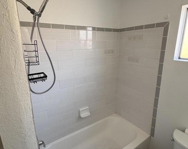 2339 Lillyvale Avenue - Photo Thumbnail 5