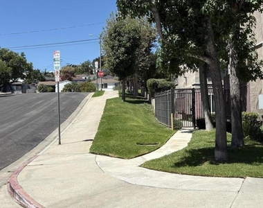 2339 Lillyvale Avenue - Photo Thumbnail 20