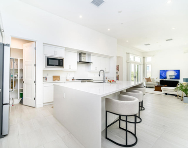 814 Nugget Lane - Photo Thumbnail 9