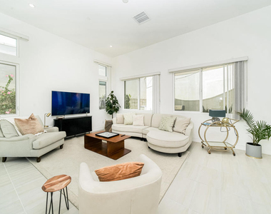 814 Nugget Lane - Photo Thumbnail 5