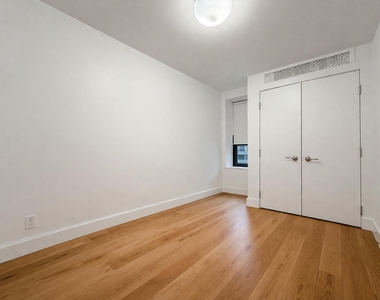 29 West 12th Street - Photo Thumbnail 4