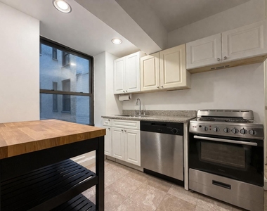29 West 12th Street - Photo Thumbnail 2