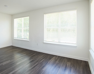 2950 Richmond Row Drive - Photo Thumbnail 12