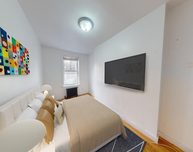 123 East 7th Street - Photo Thumbnail 4