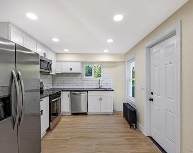 5 Grant Avenue - Photo Thumbnail 9