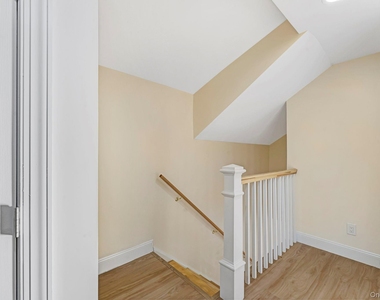 5 Grant Avenue - Photo Thumbnail 18
