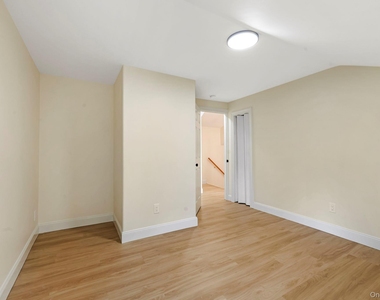 5 Grant Avenue - Photo Thumbnail 16